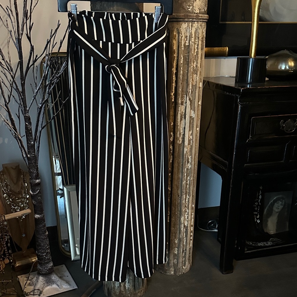 Forever 21 Black and White Vertical Stripe Wide Leg Pants with Tie Waist